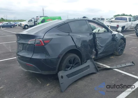 2024 Tesla Model Y Long Range Dual Motor All-Wheel Drive/Rwd from USA, damaged, VIN 7SAYGDED6RF151881